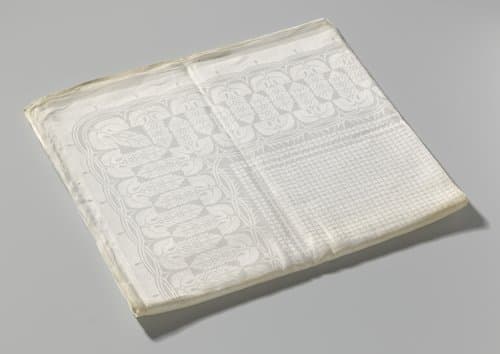 Tafellaken van linnendamast met meidoorns