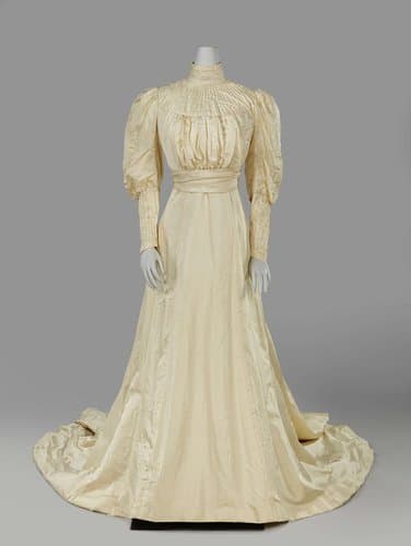 Trouwjurk met poffende mouwen