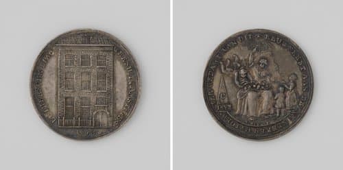 Eerste eeuwfeest van de stichting van het Lutherse diaconieweeshuis te Amsterdam, penning aan de weeskinderen uitgedeeld