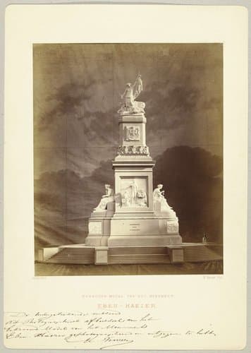 Bekroond model van het monument Eben-Haezer