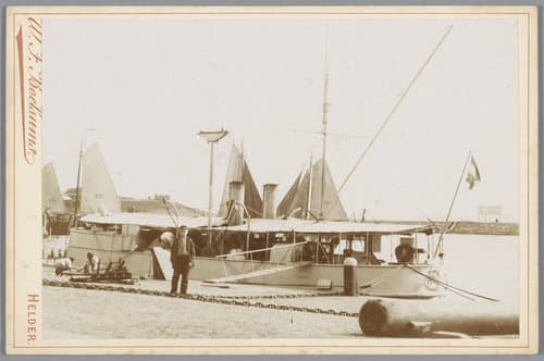 Kanonneerboot Zr. Ms. Braga in de haven van Den Helder