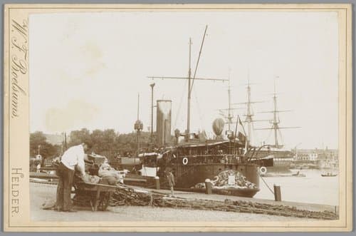 Pantserschip Hr. Ms. Stier in de haven van Den Helder