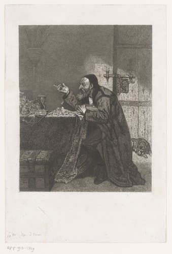 Oude man met een kist munten in een interieur