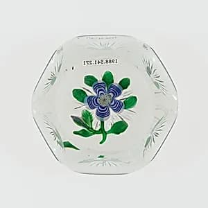 Paperweight by Baccarat Glassworks