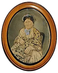 Alte Frau mit blauer Masche by Karrer