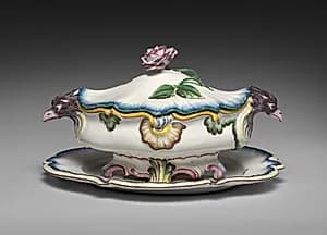 Covered Tureen on Stand by Strasbourg Factory (French)