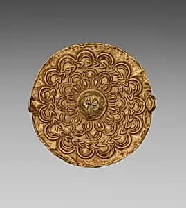 Disk Pendant (akrafokɔnmu) by Unknown Artist