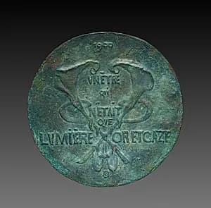 Medal: Loïe Fuller (obverse) by Pierre Roche (French, 1855–1922)