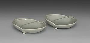 Saucers with Matching Shells by Seifū Yohei III (Japanese, 1851–1914)