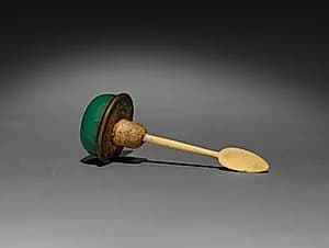 Snuff Bottle (stopper) by Unknown Artist