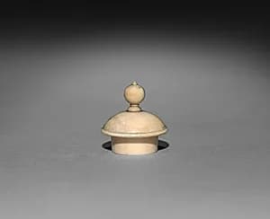 Snuff Bottle (stopper) by Unknown Artist