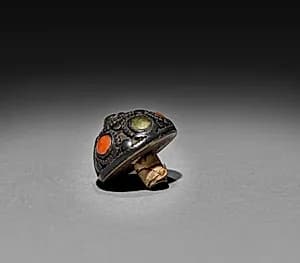 Snuff Bottle (stopper) by Unknown Artist