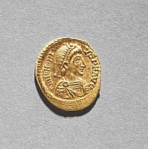 Solidus of Arkadios (obverse) by Unknown Artist