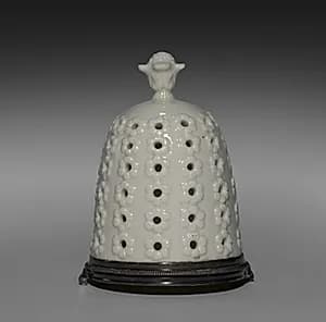 Sugar Caster (cover) by Saint Cloud Porcelain Factory (French)