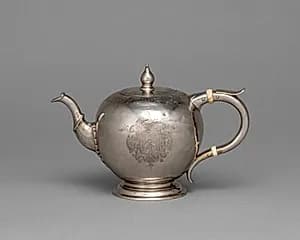 Teapot by Jacob Hurd (American, 1702–1758)