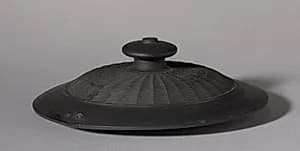 Teapot (lid) by Davenport Pottery and Porcelain Factory (British)