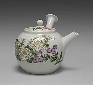 Teapot with Chrysanthemums by Seifū Yohei III (Japanese, 1851–1914)
