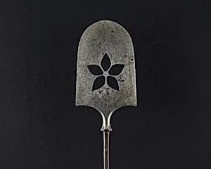 Arrowhead (<i>Yanone</i>) by Unknown Artist