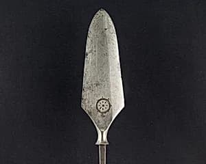 Arrowhead (<i>Yanone</i>) by Unknown Artist