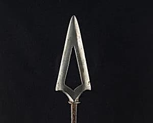 Arrowhead (<i>Yanone</i>) by Unknown Artist