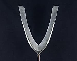 Arrowhead (<i>Yanone</i>) by Unknown Artist