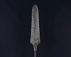 Arrowhead (<i>Yanone</i>) by Unknown Artist