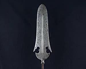 Arrowhead (<i>Yanone</i>) by Unknown Artist