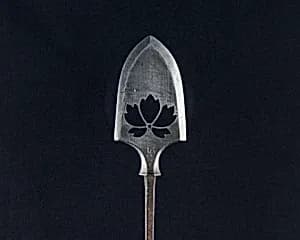 Arrowhead (<i>Yanone</i>) by Unknown Artist