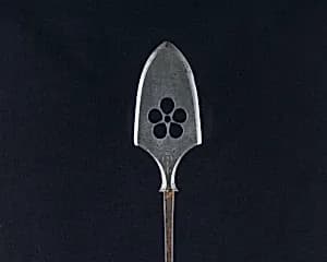 Arrowhead (<i>Yanone</i>) by Unknown Artist