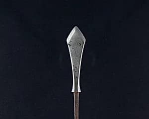 Arrowhead (<i>Yanone</i>) by Unknown Artist