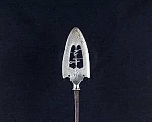 Arrowhead (<i>Yanone</i>) by Unknown Artist