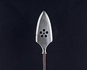 Arrowhead (<i>Yanone</i>) by Unknown Artist