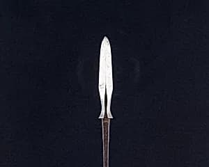 Arrowhead (<i>Yanone</i>) by Unknown Artist