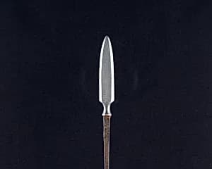 Arrowhead (<i>Yanone</i>) by Unknown Artist