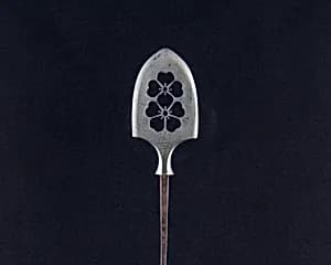 Arrowhead (<i>Yanone</i>) by Unknown Artist