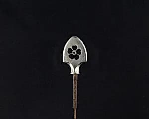 Arrowhead (<i>Yanone</i>) by Unknown Artist