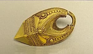 Ear Pendant (Kathija) by Unknown Artist