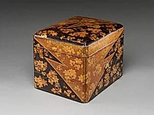 Traveling comb box by Unknown Artist