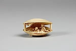 Netsuke of Clamshell Containing Figures and Bird by Unknown Artist