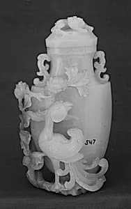 清中期 白玉鳳紋瓶|Covered vase with phoenix by Unknown Artist