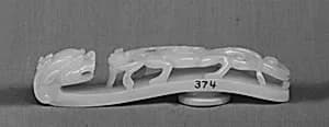 清晚期 螭纹玉帶鈎|Garment hook by Unknown Artist