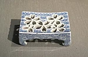 染付墨床|Inkstand by Unknown Artist