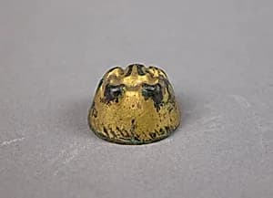 六朝 鎏金青銅熊紋飾|Ornament in the shape of a bear by Unknown Artist