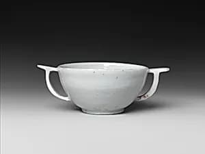 백자 두 귀 잔 조선|白磁兩耳盞 朝鮮|Wine cup with ear handles by Unknown Artist