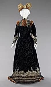 Portrait of Madame Virot|Raudnitz and Co. - Huet and Chéruit