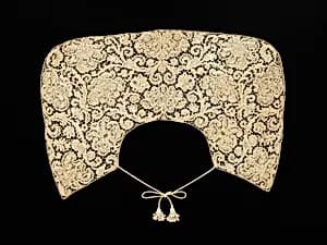 Collar by Unknown Artist
