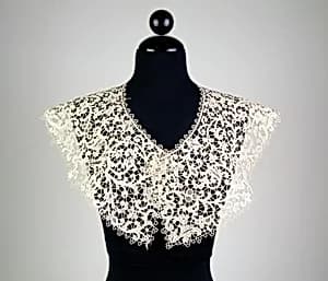 Collar by Unknown Artist