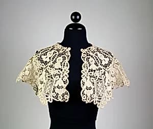 Collar by Unknown Artist