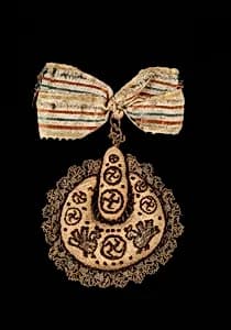 Hair accessory by Unknown Artist