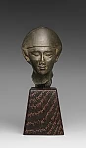 Head of a young woman, Mutnefret by Unknown Artist